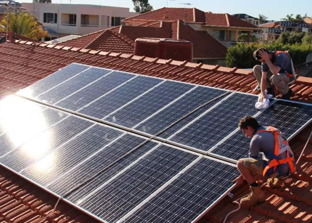 পিভি প্যানেলের জন্য 400W ফ্ল্যাট ছাদ মাউন্টিং সিস্টেম সৌর পিভি মাউন্টিং পরিবারের সৌর শক্তি সিস্টেম